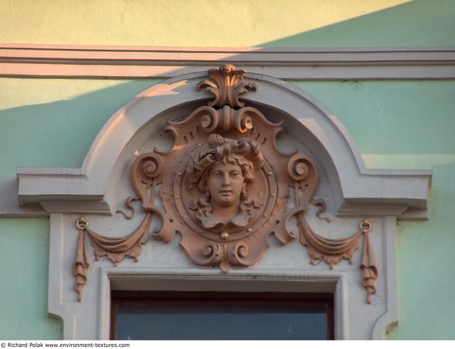 Heads Ornate