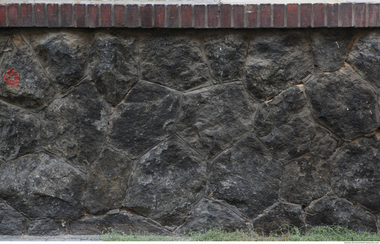 Mixed Size Walls Stones